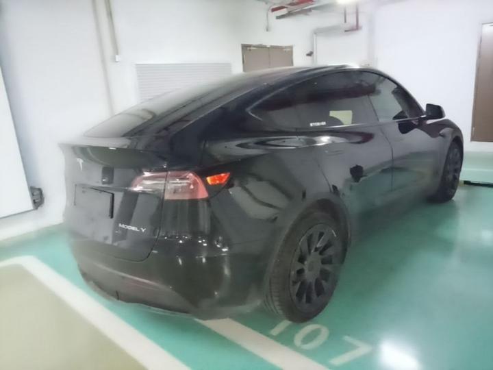 Model Y 2021 Standard Range RWD photo 4