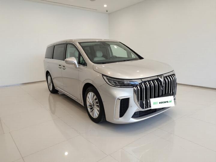 Voyah Dreamer 2024 PHEV Extended Range Premium photo 3