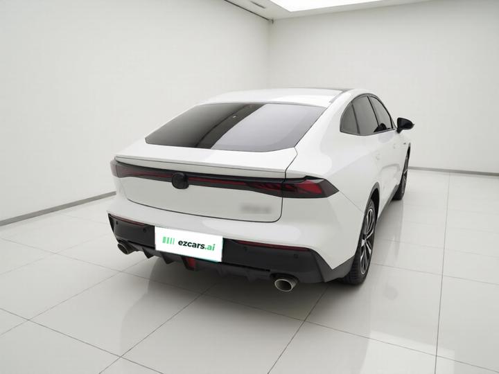 UNI-V 2023 1.5T Premium photo 5