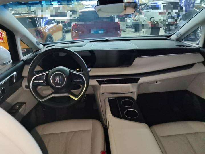 GL8 EV 2024 Exclusive 7-Seater photo 5