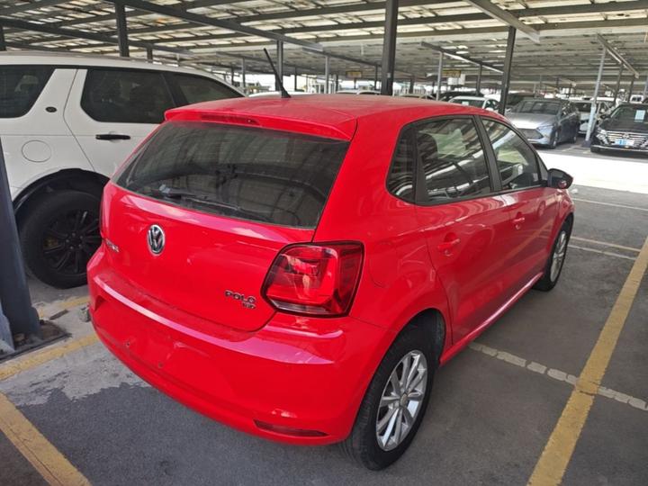 Polo 2016 1.6L AT Comfort photo 4