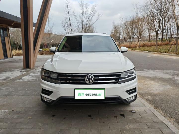 Tiguan L 2018 330TSI AT RWD Comfort photo 2