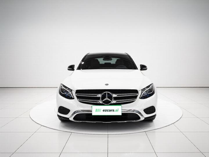 GLC 2017 GLC 200 4MATIC photo 2