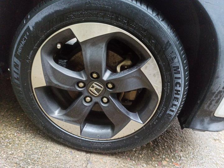 Vezel 2015 1.8L CVT RWD Luxury photo 8