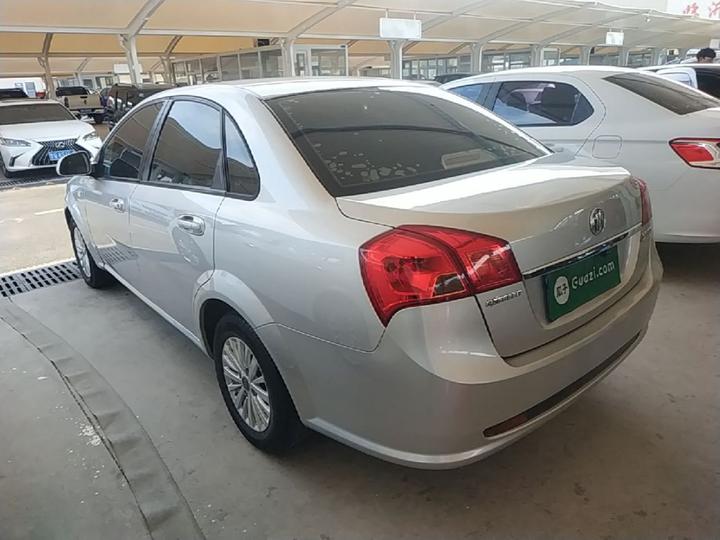 Excelle 2015 1.5L MT Classic photo 4