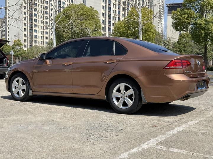 Lamando 2017 230TSI DSG photo 3