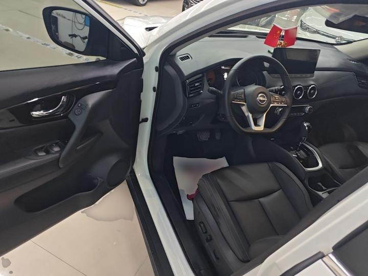 X-Trail 2025 2.0L RWD Leading photo 3