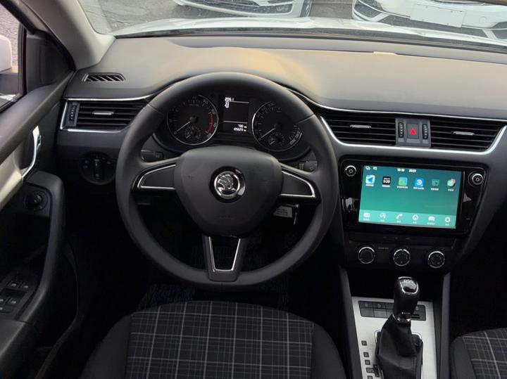 Octavia 2018 TSI230 DSG Comfort photo 6
