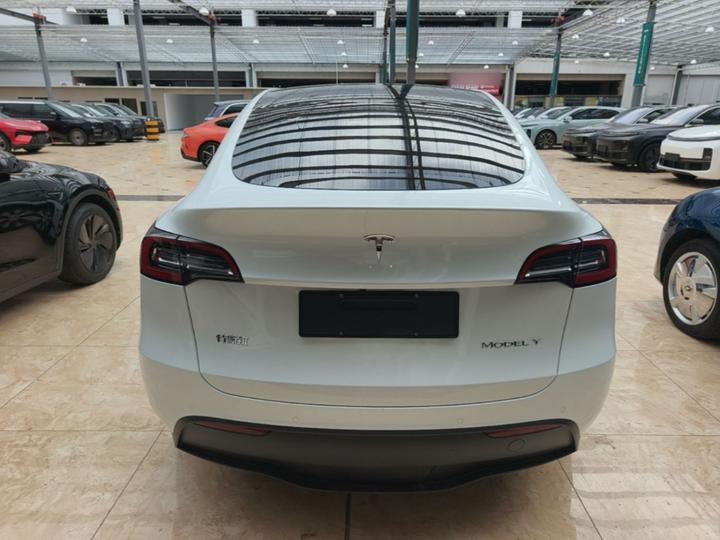 Model Y 2022 Facelift RWD photo 5