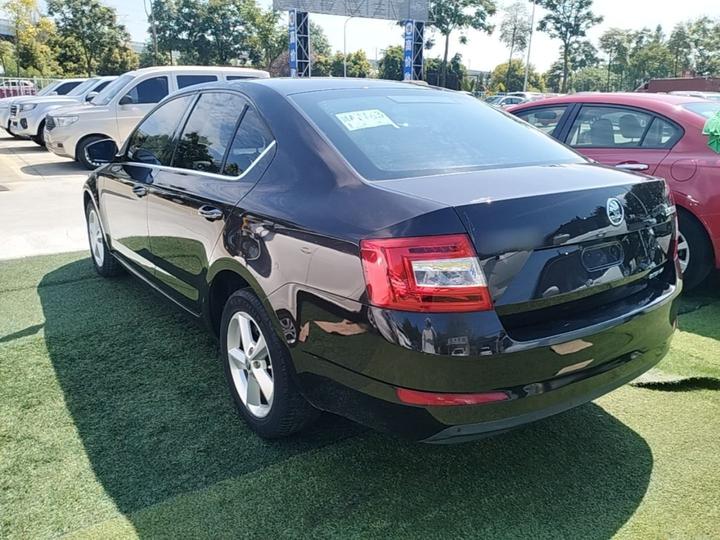Octavia 2015 1.6L AT photo 4