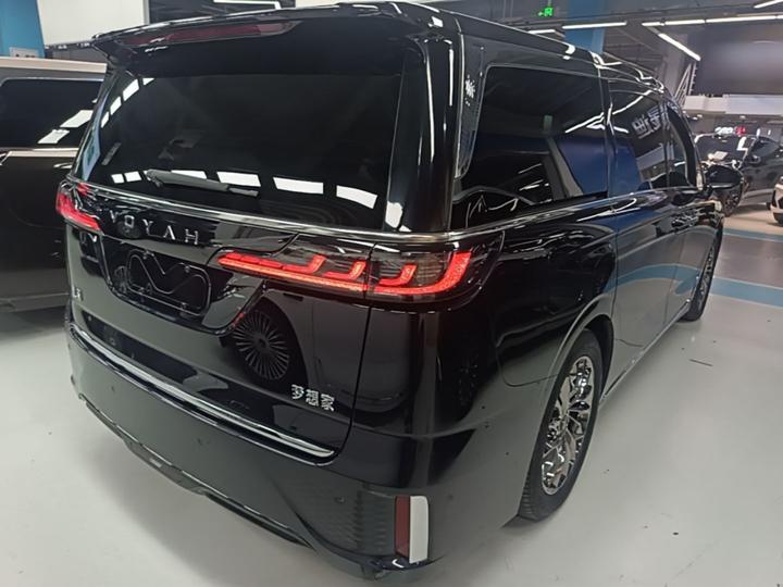Voyah Dreamer 2024 PHEV Extended Range Flagship photo 4
