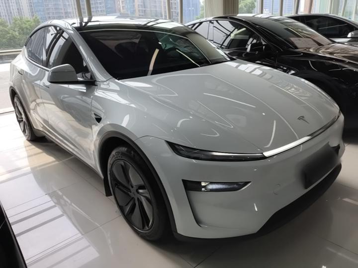 Model Y 2026 RWD photo 3