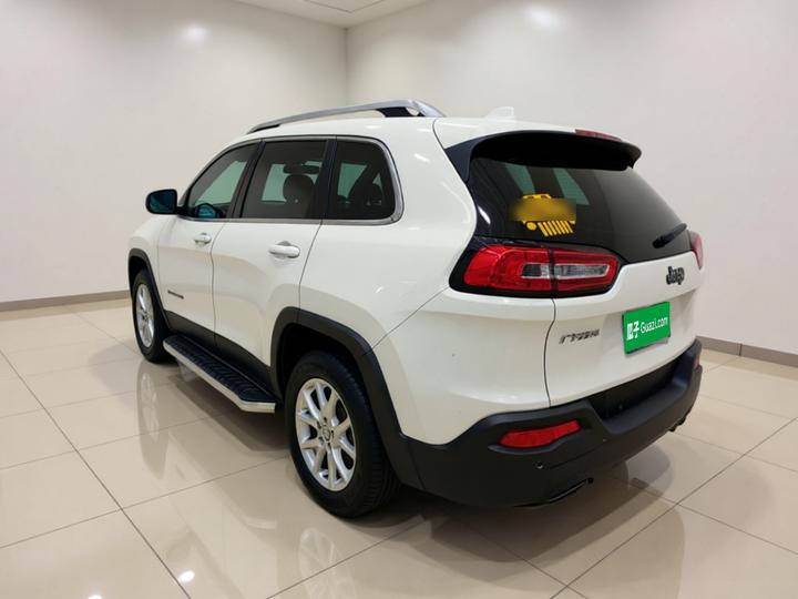 Cherokee 2016 2.4L Leading photo 4