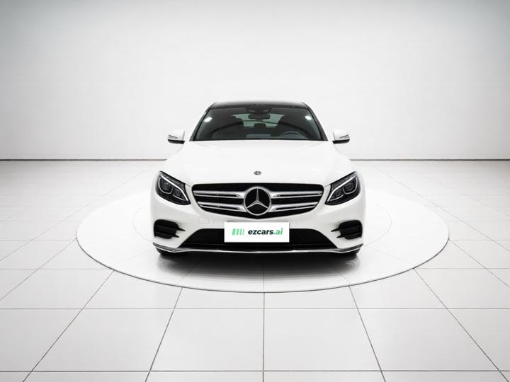 GLC 2018 GLC 260 4MATIC Luxury photo 2