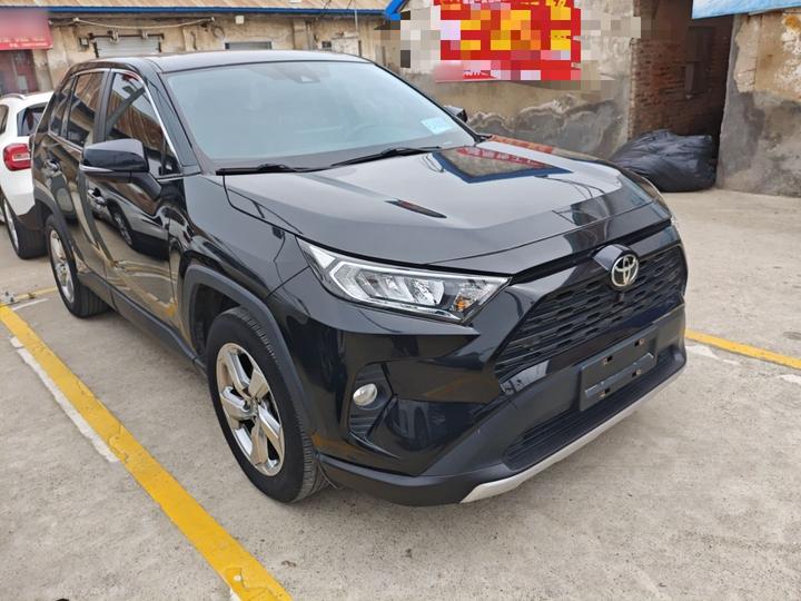 RAV4 2022 2.0L CVT RWD Plus photo 3