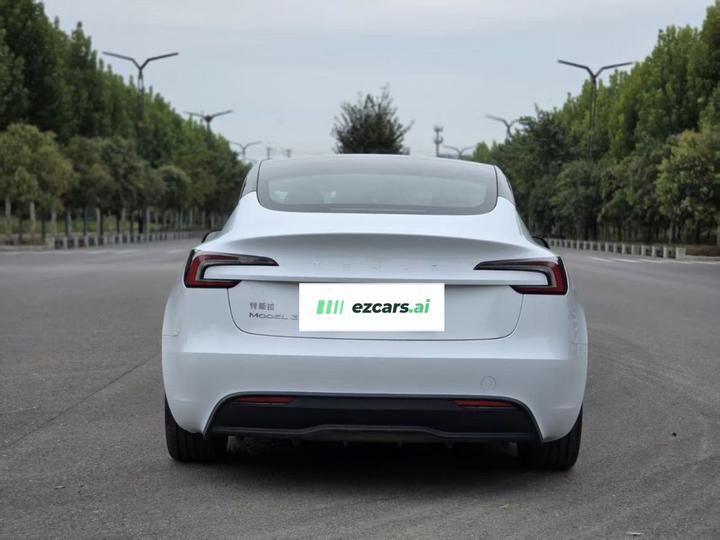 Model 3 2023 RWD photo 5