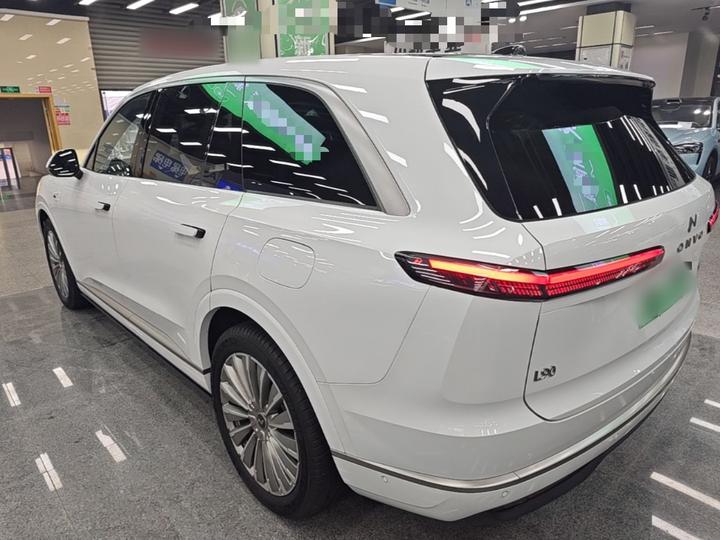 L90 2025 Max 7-Seater 60 photo 4