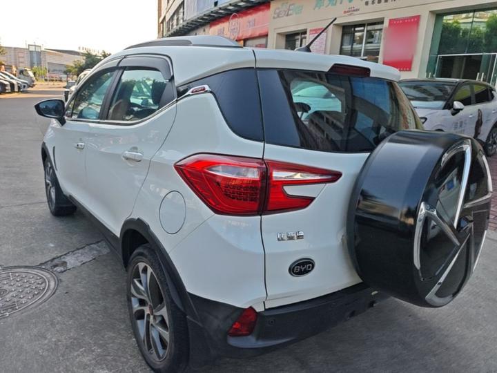 Yuan 2016 1.5L MT Premium photo 4