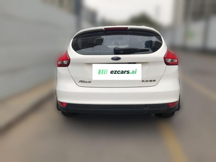 Focus 2015 Hatchback 1.6L AT Comfort photo 5