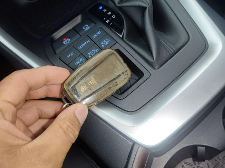 RAV4 2020 2.0L CVT AWD PLUS photo 8