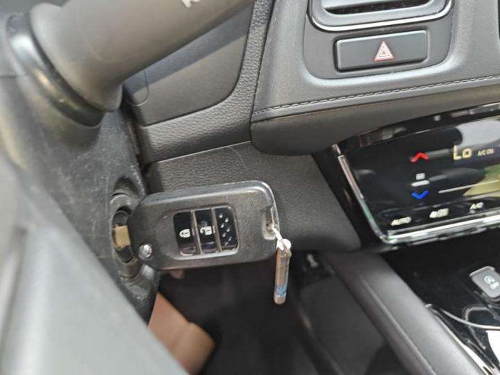 Vezel 2019 220 TURBO CVT Elite China VI photo 8