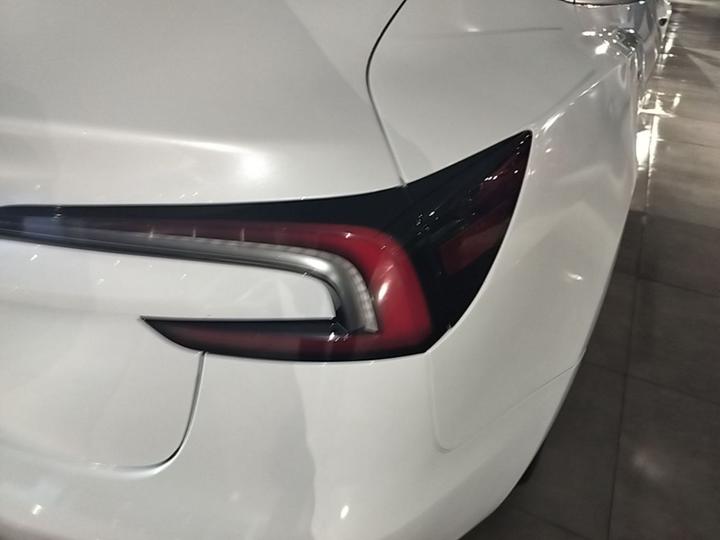 Model 3 2023 RWD photo 7