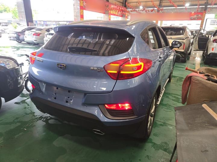 Emgrand GS 2016 1.8L AT photo 4