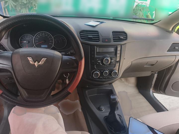 Wuling Hongguang 2014 1.5L S Standard photo 5