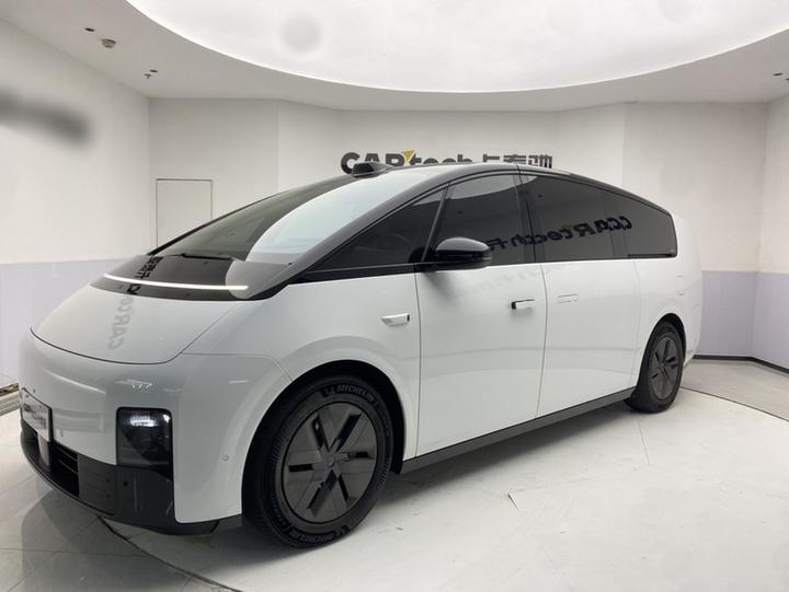 Li MEGA 2024 Ultra