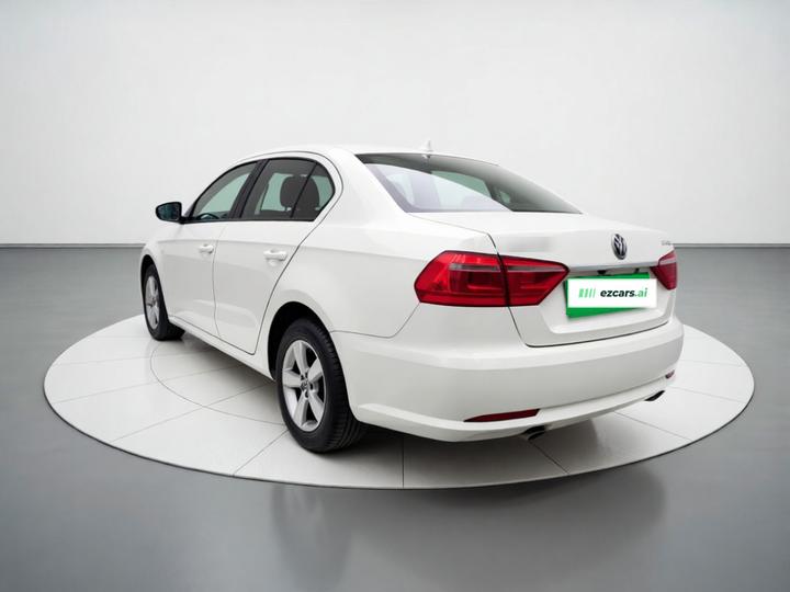 Lavida 2013 Facelift Classic 1.6L MT photo 4