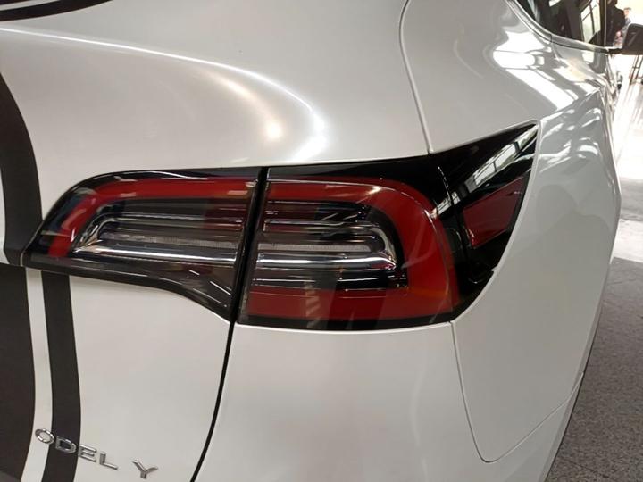 Model Y 2024 Long Range AWD photo 7