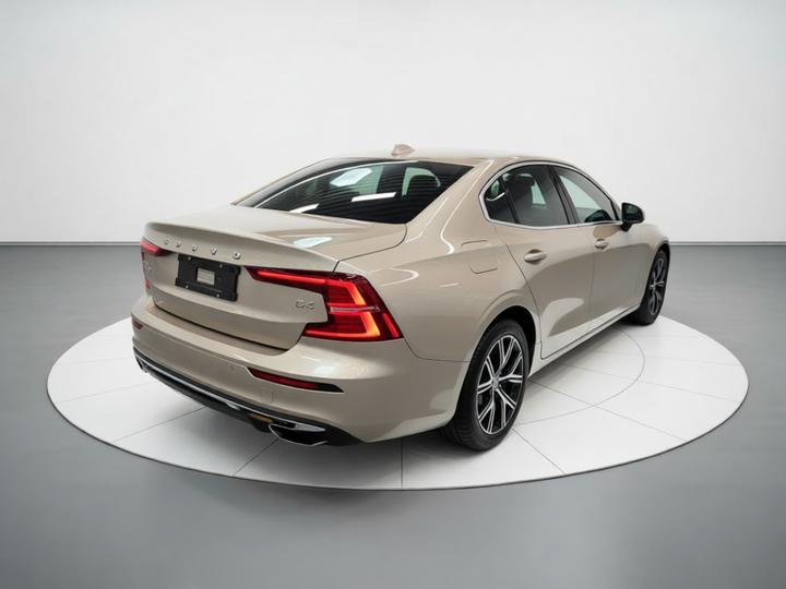 S60 2026 B4 Luxury photo 6