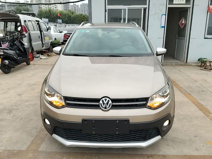 2016 1.4L Cross Polo AT photo 2