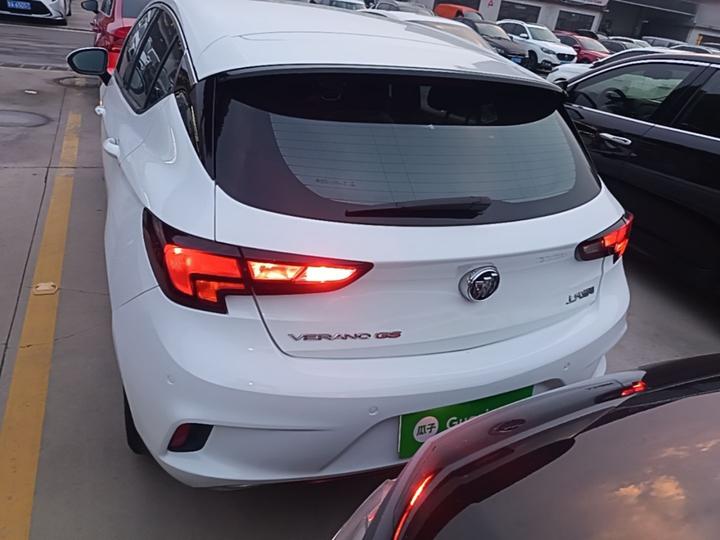 Verano 2016 Hatchback GS 20T DCT Sport photo 5