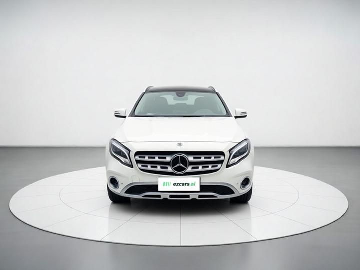GLA 2017 GLA 220 4MATIC Fashion photo 2