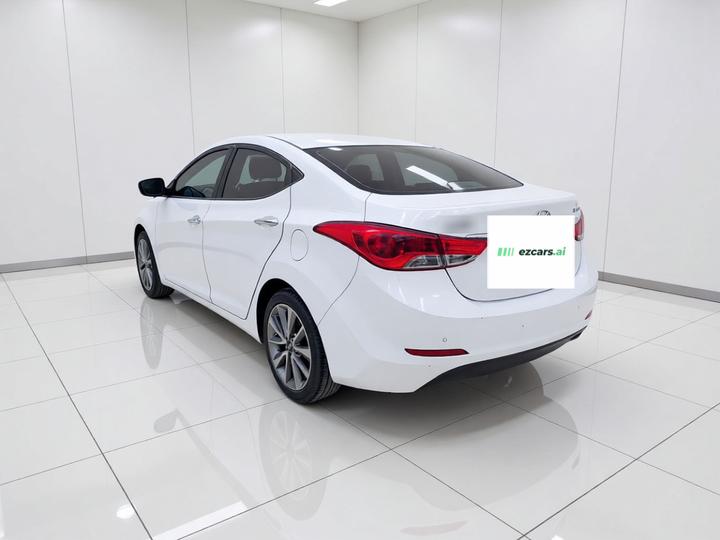 Elantra 2015 1.6L AT Premium photo 4