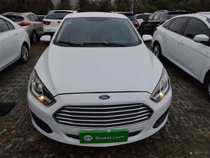 Escort 2017 Facelift 1.5L AT Comfort photo 2