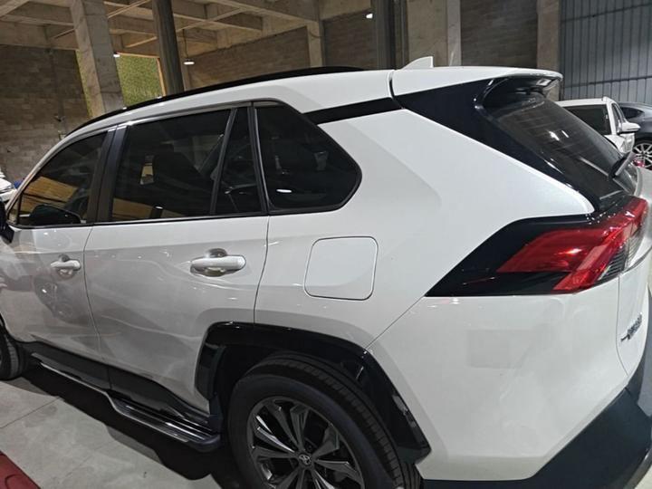 RAV4 2024 2.0L CVT RWD Plus photo 3