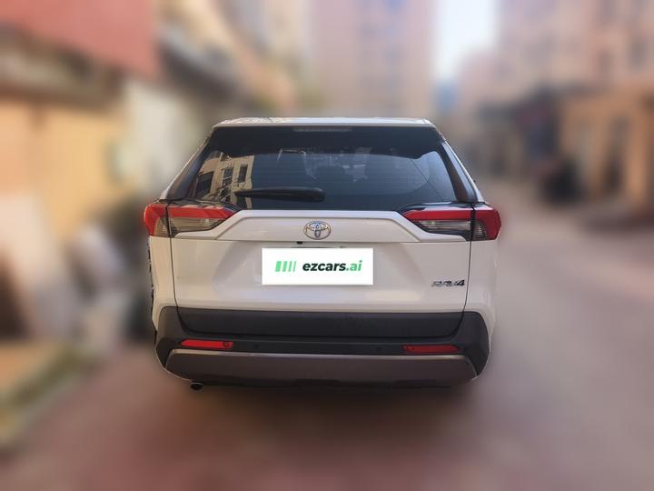 RAV4 2021 2.0L CVT RWD photo 3