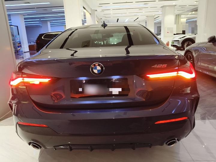 4 Series 2022 425i M Sport Package photo 3