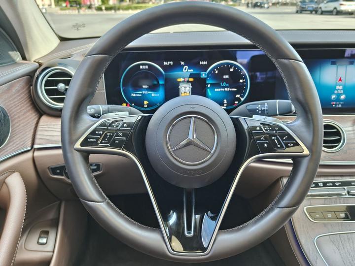 E-Class 2022 E 260 L photo 5