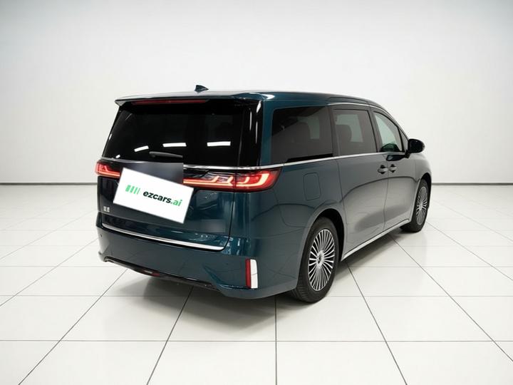 Voyah Dreamer 2025 PHEV AWD Premium photo 4
