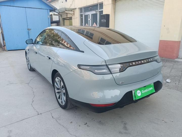 Leapmotor C01 2024 EV 525 Exclusive photo 4