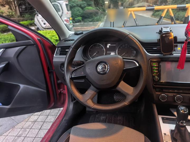 Octavia 2016 1.6L AT photo 8