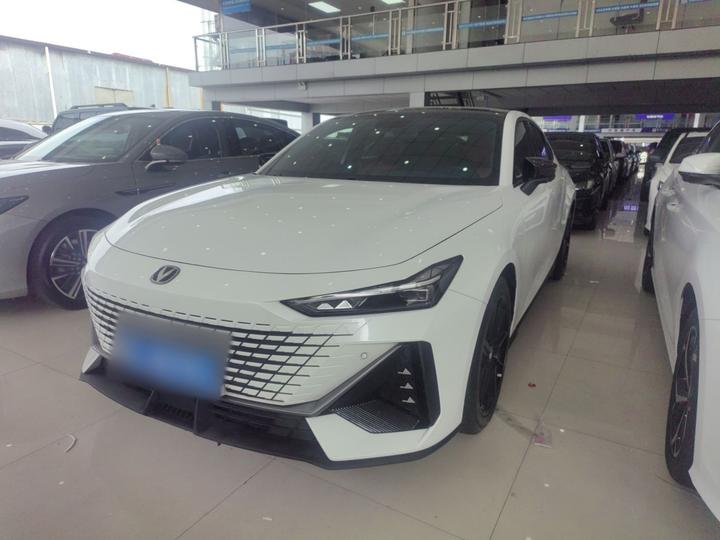 UNI-V 2022 1.5T Premium