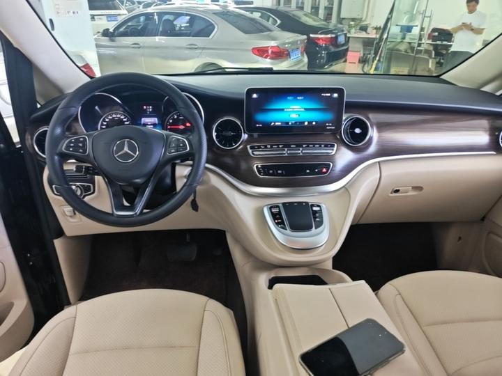 V-Class 2020 V 260 Pilot photo 5