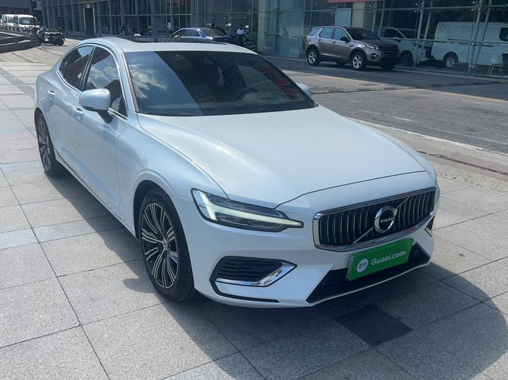 S60 EV 2022 T8 E Hybrid AWD Luxury photo 4
