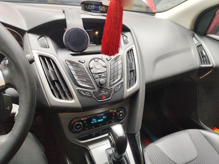 Focus 2012 Hatchback 1.6L AT photo 5