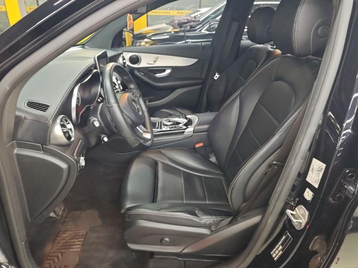 GLC 2017 GLC 200 4MATIC photo 6