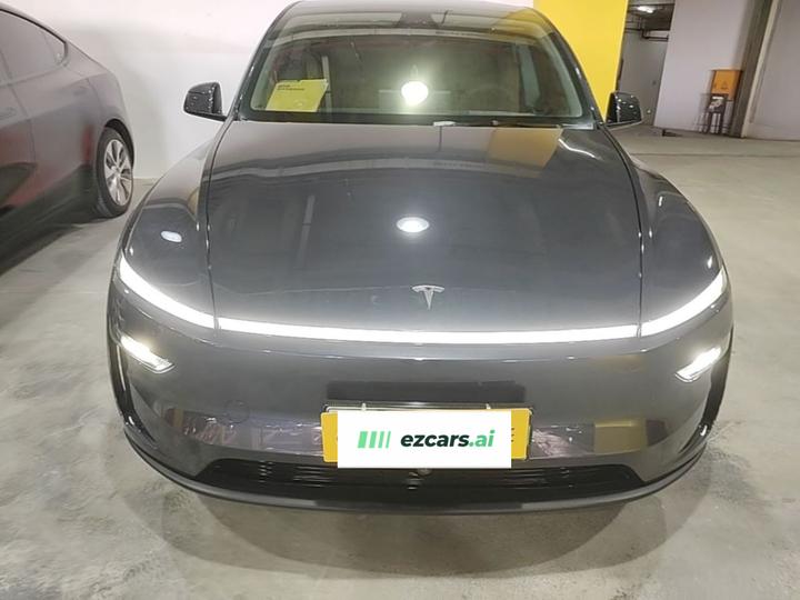 Model Y 2025 Long Range AWD Launch Edition photo 2